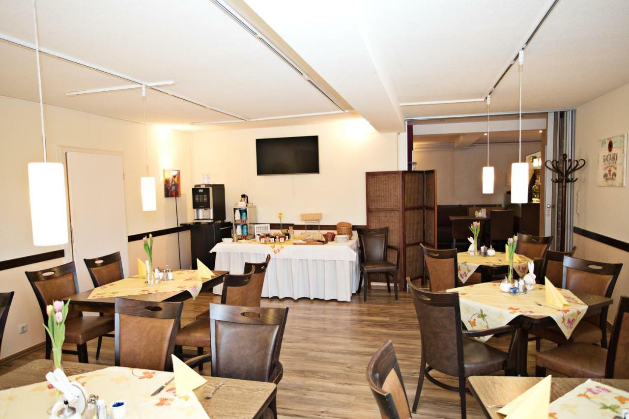 Hotel Restaurant Conni Вольфсбург Экстерьер фото